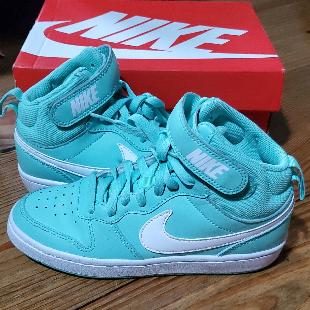 Nike Kids' Court Borough Mid 2 Emerald Rise/white (Teal) Size 4y